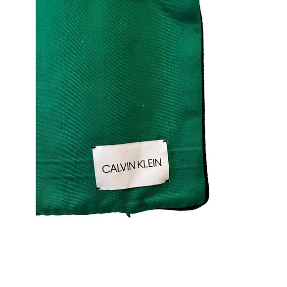 Calvin Klein Square Pillow Covers Preppy Kelly Green Pair - Picture 6 of 6